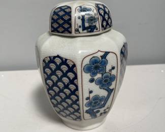 Lot 10113: OMC Otagiri Japan Blue & White Paneled Ginger Jar