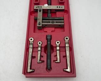 Lot 2891: Snap-on CJ85-1 Bar-Type Gear Puller Set in Red Tray