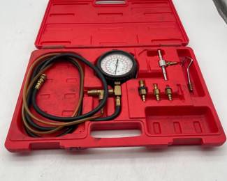 Lot 2833: S.U.R.&R. FPT22 Deluxe Fuel Injection Pressure Tester Kit