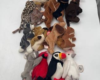 Lot 2660: Lot of 17 Ty Beanie Babies with Tags, Birds & Animals