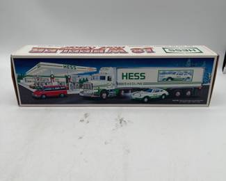 Lot 2788: Hess 1992 18 Wheeler and Racer - New in Box