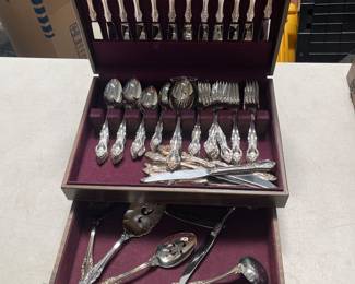 Lot 9013: Romantic Rose EP.SS Japan Silverplate Flatware Set in Chest