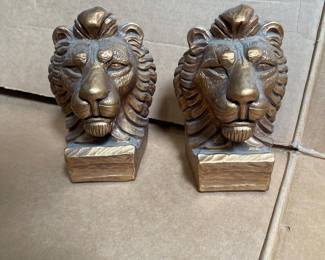 Lot 2537: Progressive Art Products Gold Plaster Lion Head Bookends