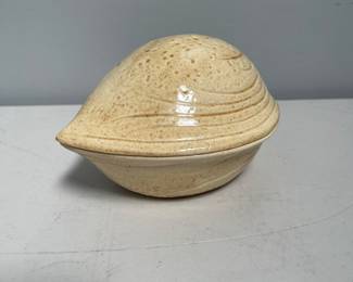 Lot 10136: Kay Kinney Signed Clam Shell Lidded Dish, California Pottery