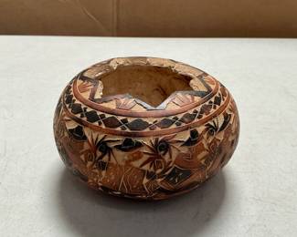 Lot 4083: Peruvian Carved Gourd Bowl Mate Burilado Star Cut Rim