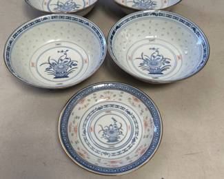 Lot 358: Spode Christmas Tree Cake Slice Pie Server with Box