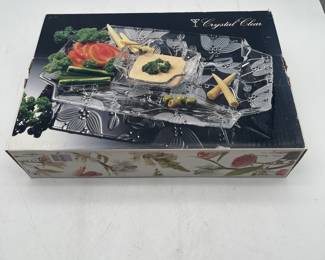 Lot 2674: Crystal Clear Viscount Frosted 15.5" Chip & Dip Set