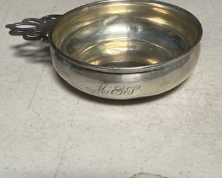 Lot 401: Sterling Silver Porringer with Pierced Keyhole Handle