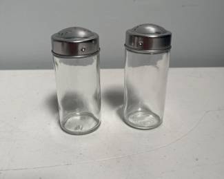 Lot 10145: Vintage Glass Spice Shakers, Made in Taiwan, Pair