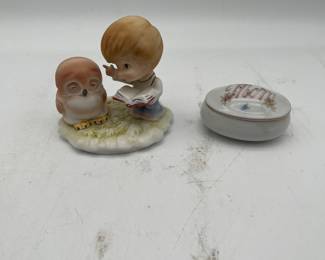 Lot 2678: Goebel "A World to the Wise" Figurine & Mom Trinket Box