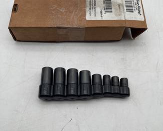 Lot 2812: Blue-Point TDL8 8 pc Tap Socket Set 1/4" & 3/8" Drive