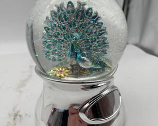 Lot 2675: Danbury Falls Musical Rotating Peacock Water Globe in Box