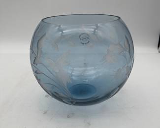 Lot 2676: Lenox Blue Etched Glass Hummingbird Rose Bowl Vase