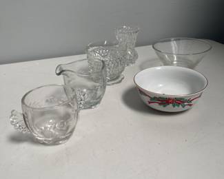 Lot 10130: Poinsettia & Ribbons Bowl, Vintage Glass Tableware, 6 Pcs