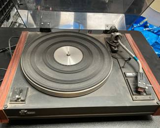 Lot 253: Sansui SR-313 Belt Drive Turntable with Dust Cover