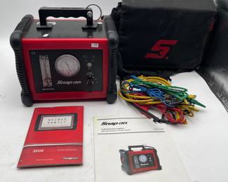 Lot 2864: Snap-on EELD100A EVAP Smoke Machine & Compact Scan Module