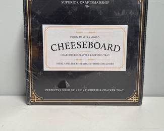 Lot 10019: SMIRLY 13-Inch Cheeseboard Set