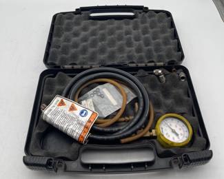Lot 2878: Snap-On MT337B Fuel Injection Pressure Gauge Test Set
