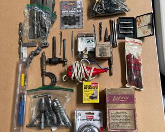 Lot 2512: Machinist Tool Lot with Micrometer, Chucks & Drill Bits