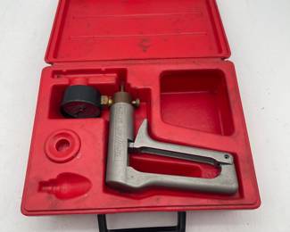 Lot 2802: Snap-on SVT270P Vacuum Tester with Case