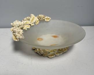 Lot 10140: Frosted Glass Bowl with Applied Flower Garland