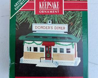 Lot 4055: Hallmark Keepsake 1990 Donder's Diner Ornament QX482-3