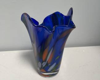 Lot 10123: Murano-Style Fazzoletto Handkerchief Art Glass Vase