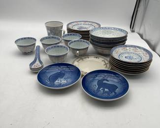 Lot 2744: Chinese Rice Grain Dragon Porcelain & B&G Mors Dag Plates