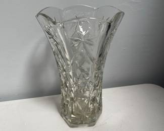 Lot 10107: Anchor Hocking Early American Prescut Star of David Vase