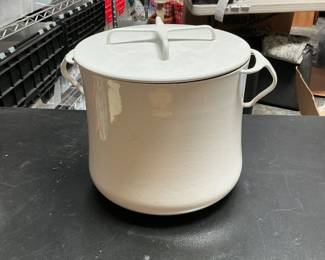 Lot 246: Dansk Kobenstyle Enamel Stock Pot with Trivet Lid, France