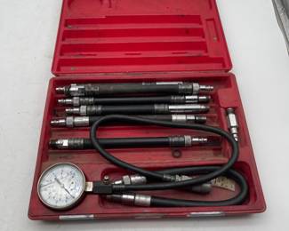 Lot 2862: Snap-on MT308JB Compression Gauge Test Set in Case
