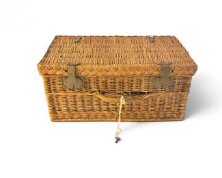 34 VintageFrenchAutomobileWickerPicnicBasketwKey