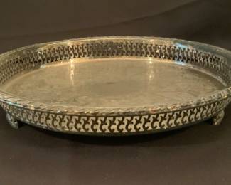 Side view of serving tray