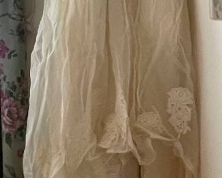 Gorgeous gown with Slip, Headpiece, receipts and original ad