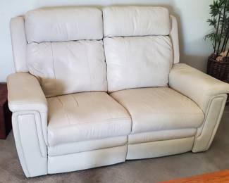 Cindy Crawford Dual Electric Recliner