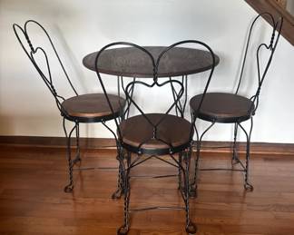 Wood And Metal Ice Cream Table 3 Chairs