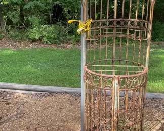 Outdoor Metal Centerpiece, Outdoor Metal TrellisWine Rack