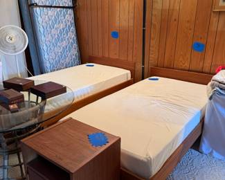 Pair of twin platform beds with Tempurpedic foam mattresses