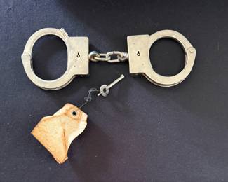 American Munitions Cuffs w/Key