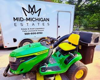 2023 John Deere 27 Hour Riding Lawn Mower w/ Bagger 