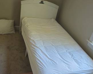 kids single bed (2 matching)
