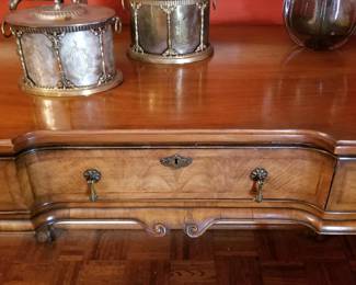 Detail: 19thc English table