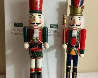 Holiday Home 24 Wooden Nutcrackers