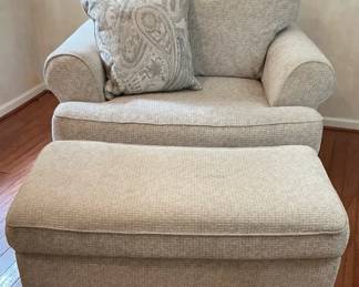 ASHLEY MONAGHAN CHAIR  OTTOMAN SANDSTONE