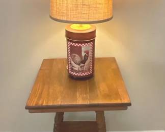 Spindle Table With Lamp
