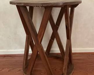 COZAYH FARMHOUSE END TABLE