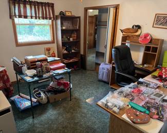 middle bedroom