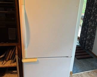 kitchen. Fridge for sale. works great