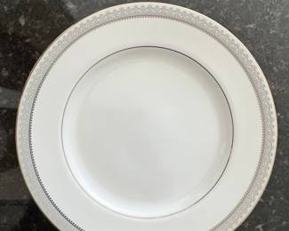 Mikasa Platinum Crown (L3428) Dinner Plate