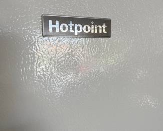 Hotpoint Top-Freezer Refrigerator